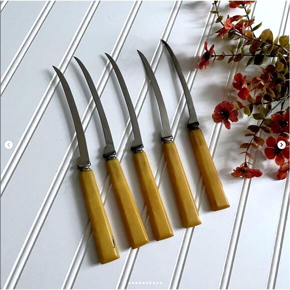 Vintage Butterscotch Bakelite Stainless Steel Flatware Knives Serrated Knife x10 - Picture 7 of 10